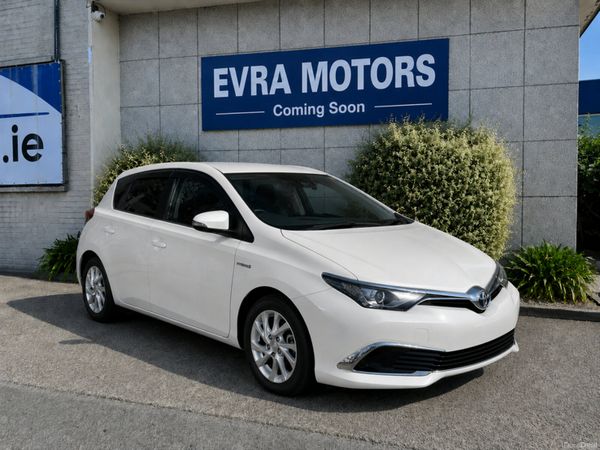 Toyota Auris Hatchback, Petrol Hybrid, 2018, White