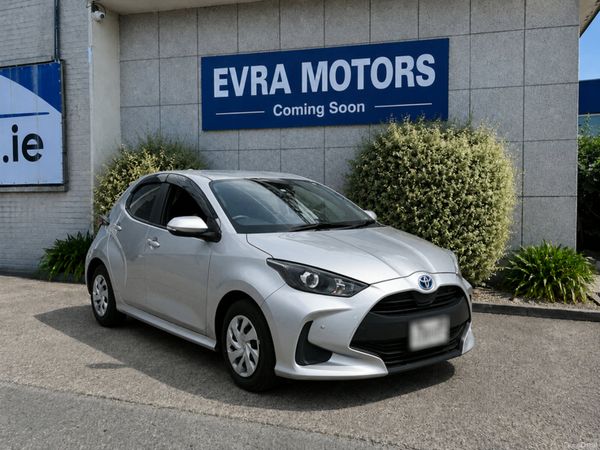 Toyota Yaris Hatchback, Petrol Hybrid, 2023, Grey