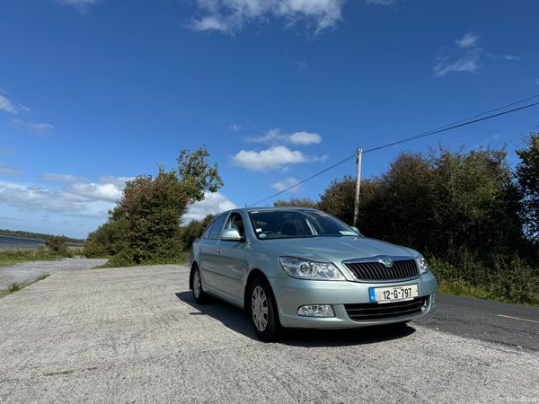 Skoda Octavia Saloon, Diesel, 2012, Green