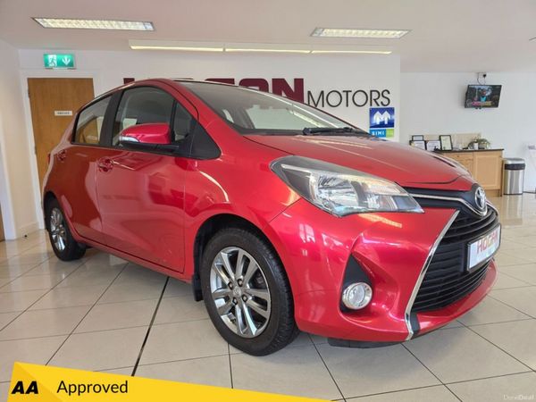 Toyota Yaris Hatchback, Petrol, 2017, Red
