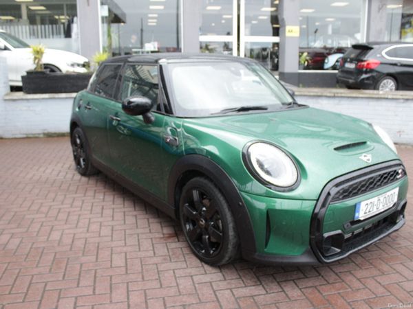 Mini Cooper Hatchback, Diesel, 2022, Green