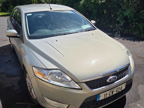 Ford Mondeo Saloon, Diesel, 2011, Gold