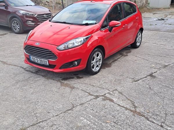 Ford Fiesta Hatchback, Diesel, 2015, Red