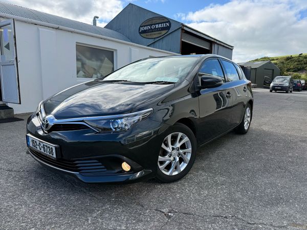 Toyota Auris Hatchback, Diesel, 2015, Grey