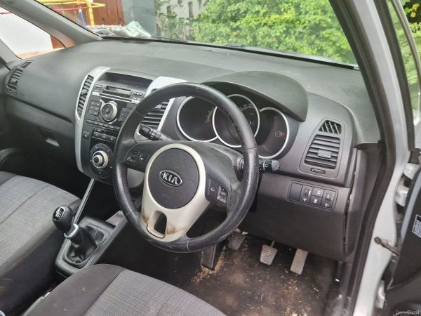 Kia Venga MPV, Diesel, 2010, Silver