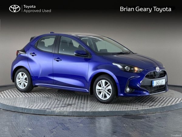 Toyota Yaris Hatchback, Petrol Hybrid, 2024, Blue