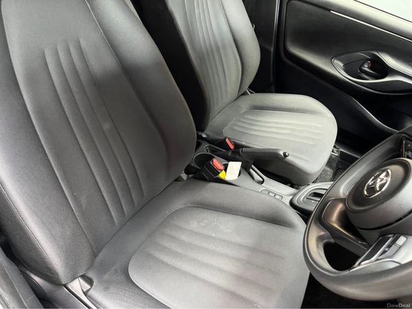 Toyota Yaris Hatchback, Petrol, 2023, White