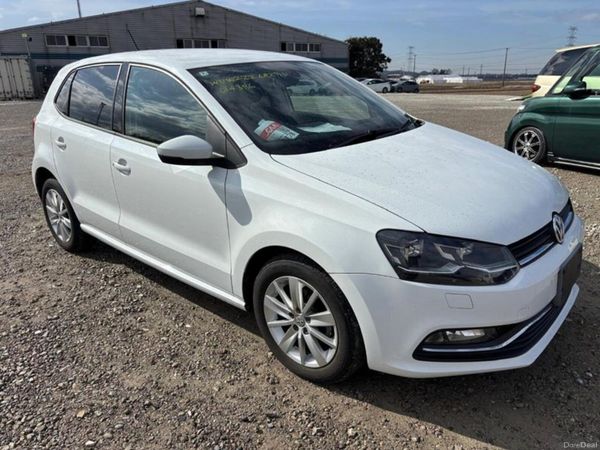 Volkswagen Polo Hatchback, Petrol, 2016, White