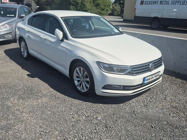 Volkswagen Passat Saloon, Diesel, 2019, White