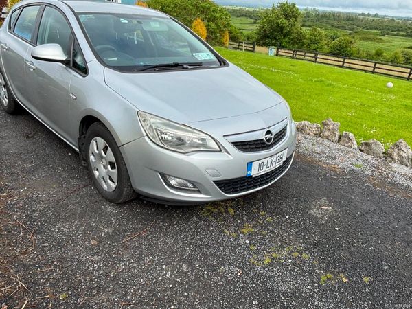 Opel Astra Hatchback, Diesel, 2010, Silver