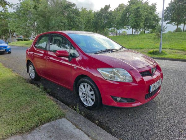 Toyota Auris Hatchback, Petrol, 2009, Red