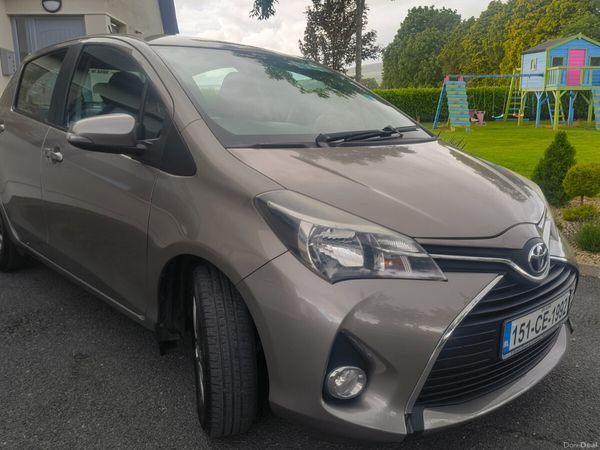 Toyota Yaris Hatchback, Petrol, 2015, Beige