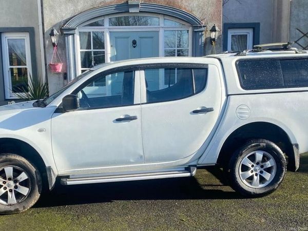 Mitsubishi L200 Crew Cab, Diesel, 2014, White