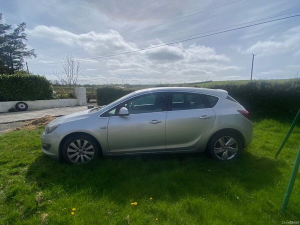 Vauxhall Astra Hatchback, Diesel, 2013, Silver