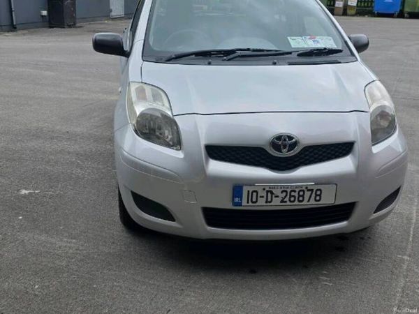 Toyota Yaris Hatchback, Petrol, 2010, Silver