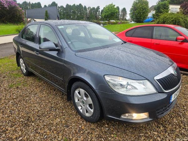Skoda Octavia Hatchback, Diesel, 2011, Grey