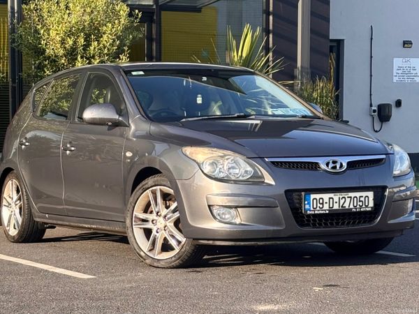 Hyundai i30 Hatchback, Diesel, 2009, Grey