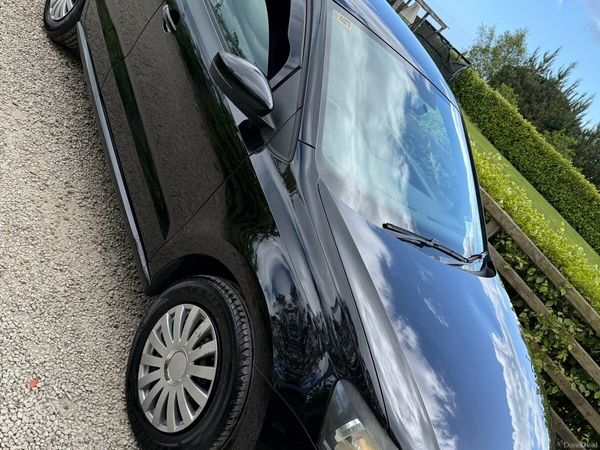 Volkswagen Polo Hatchback, Petrol, 2012, Black