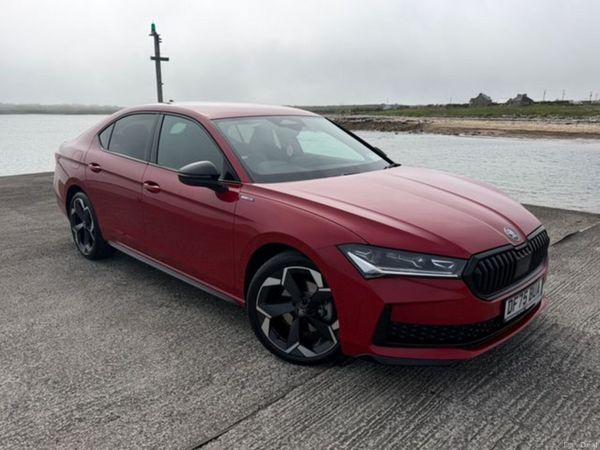 Skoda Superb Hatchback, Diesel, 2025, Red