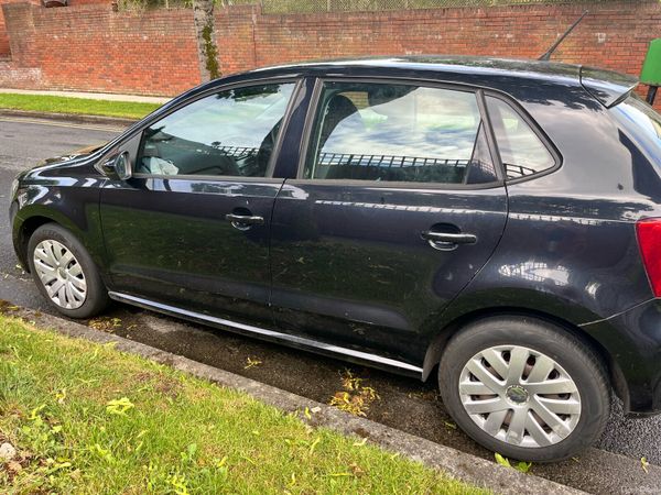 Volkswagen Polo Hatchback, Petrol, 2010, Black
