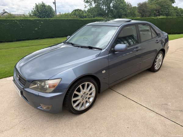Lexus IS Saloon, Petrol, 2005, Blue