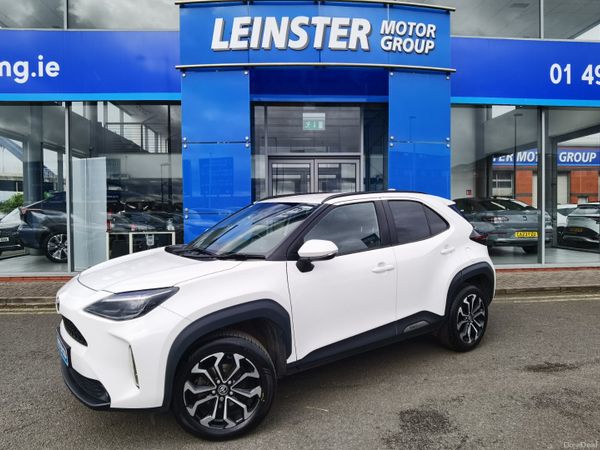 Toyota Yaris Cross Hatchback, Petrol Hybrid, 2023, White