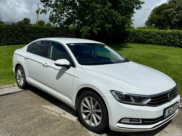 Volkswagen Passat Saloon, Diesel, 2018, White
