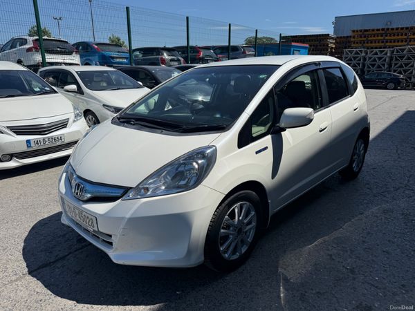 Honda Fit Hatchback, Petrol Hybrid, 2013, White