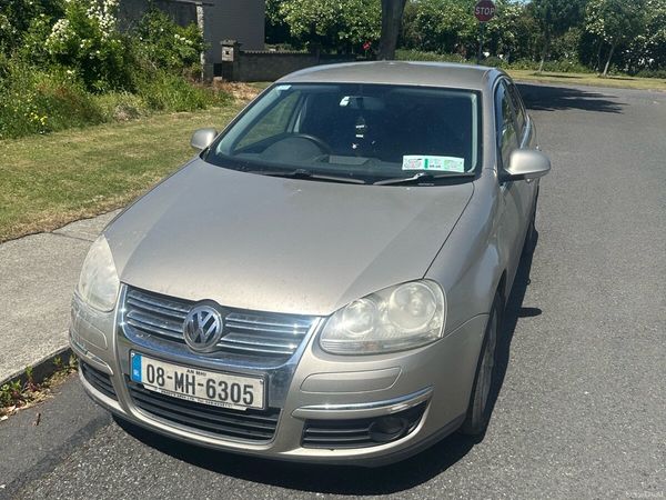 Volkswagen Jetta Saloon, Petrol, 2008, Beige