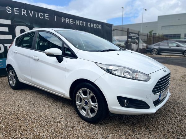 Ford Fiesta Hatchback, Petrol, 2014, White