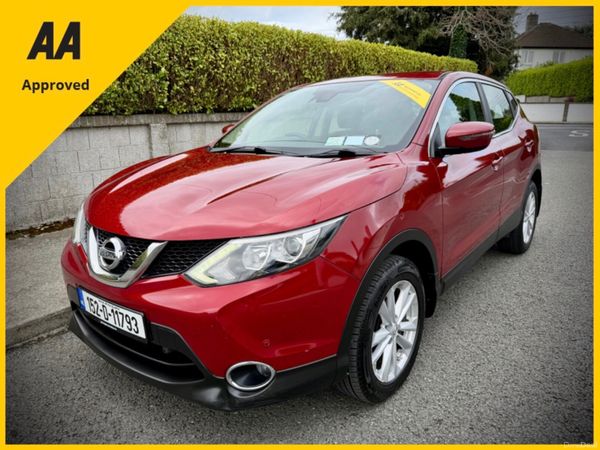 Nissan Qashqai Hatchback, Diesel, 2015, Red