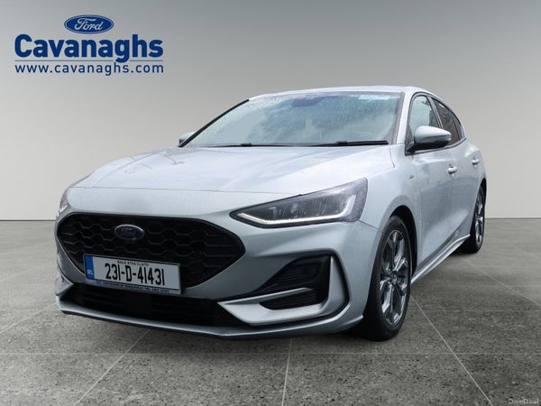 Ford Focus Hatchback, Diesel, 2023, Grey