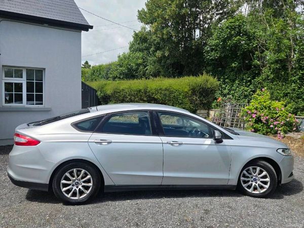 Ford Mondeo Hatchback, Diesel, 2015, Silver