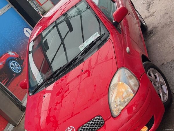 Toyota Yaris Hatchback, Petrol, 2005, Red