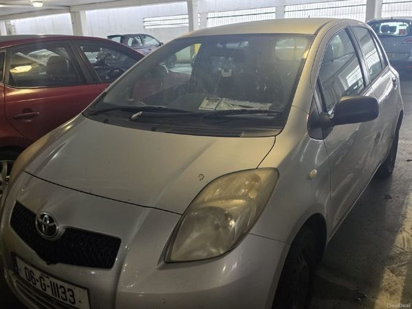 Toyota Yaris Hatchback, Petrol, 2006, Silver