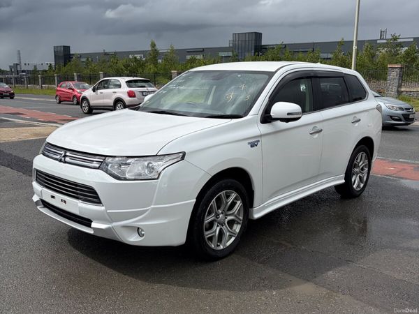Mitsubishi Outlander SUV, Petrol Plug-in Hybrid, 2014, White