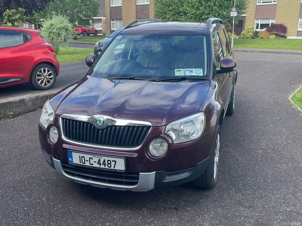 Skoda Yeti SUV, Diesel, 2010, Red