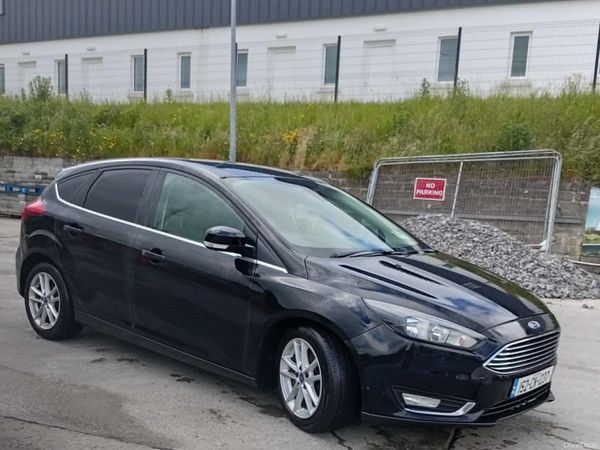 Ford Focus Hatchback, Petrol, 2015, Black