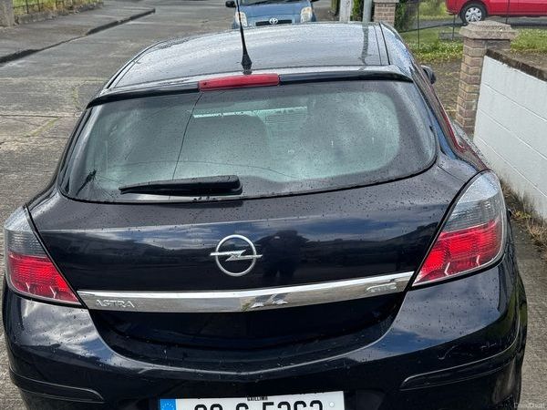 Opel Astra Hatchback, Petrol, 2008, Black