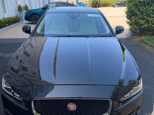 Jaguar XE Saloon, Petrol, 2016, Black