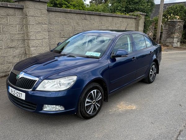 Skoda Octavia Saloon, Diesel, 2011, Blue