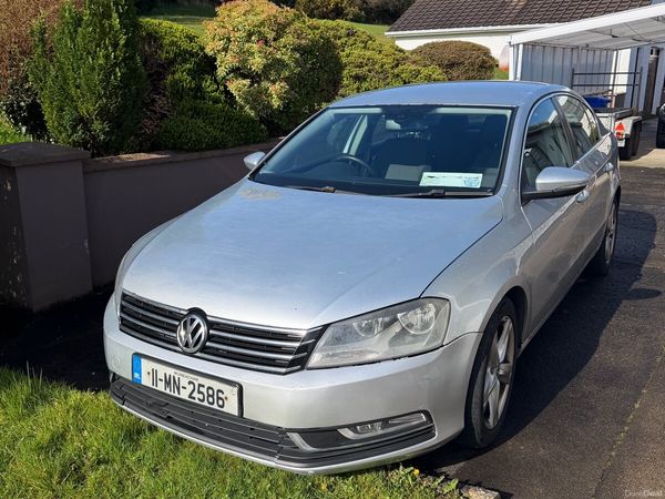 Volkswagen Passat Saloon, Diesel, 2011, Silver