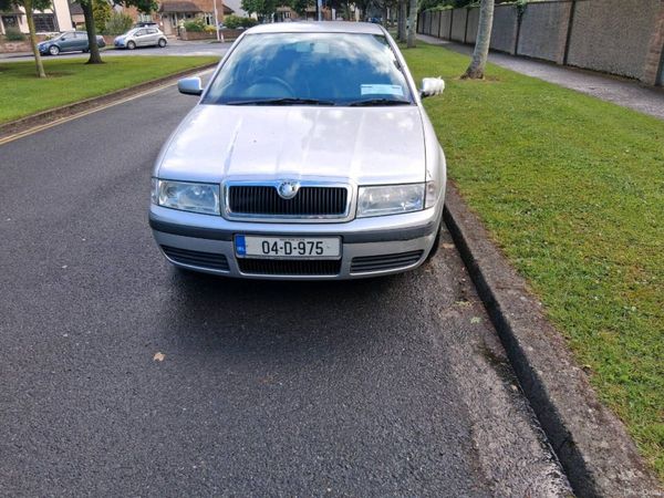 Skoda Octavia Hatchback, Petrol, 2004, Silver
