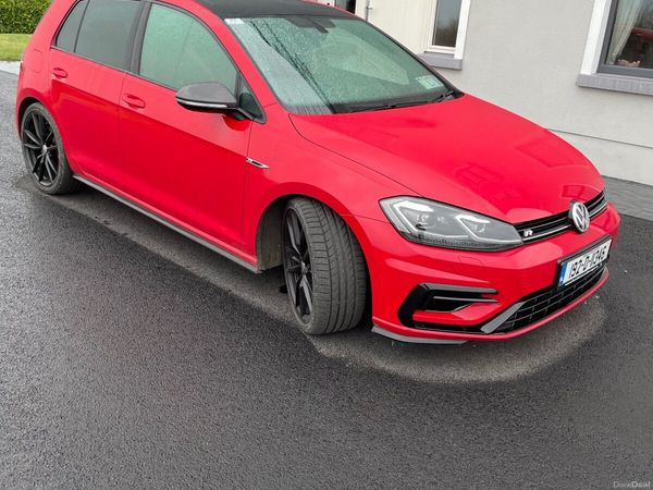 Volkswagen Golf Estate, Petrol, 2019, Red