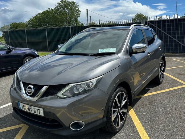 Nissan Qashqai Hatchback, Diesel, 2014, Grey