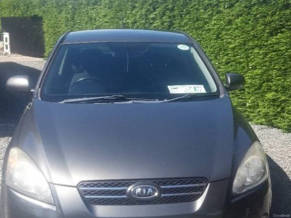 Kia Ceed Hatchback, Diesel, 2010, Grey