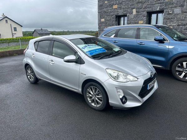 Toyota Aqua Hatchback, Petrol Hybrid, 2016, Silver