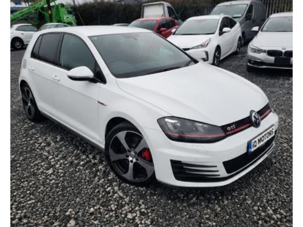 Volkswagen Golf Hatchback, Petrol, 2016, White