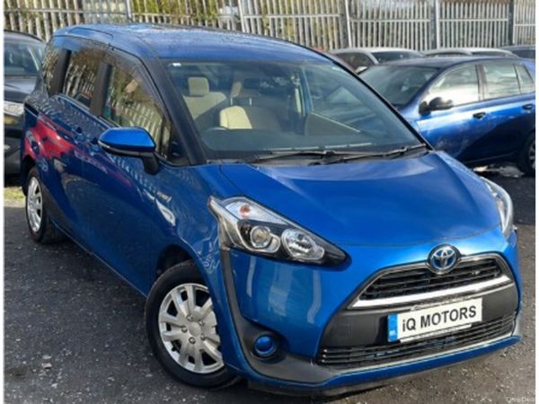 Toyota Sienta MPV, Petrol Hybrid, 2016, Blue