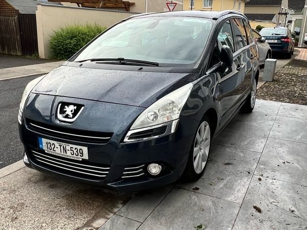 Peugeot 5008 MPV, Diesel, 2013, Blue